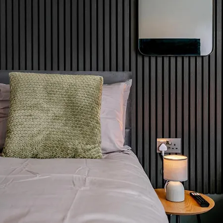 Apartment Tallis House, Near Centre, Sleeps 8 By Nmb
