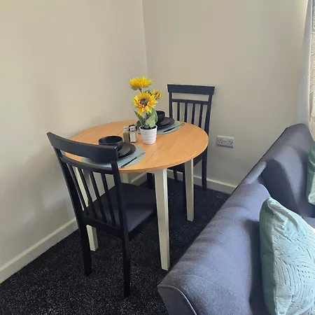 Bright 1br Garden With Fast Wifi