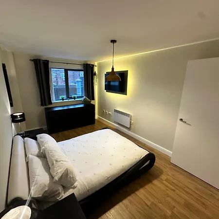 Modern City Centre 1-Bed Apartment Quiet & Comfortable Stay Appartamento