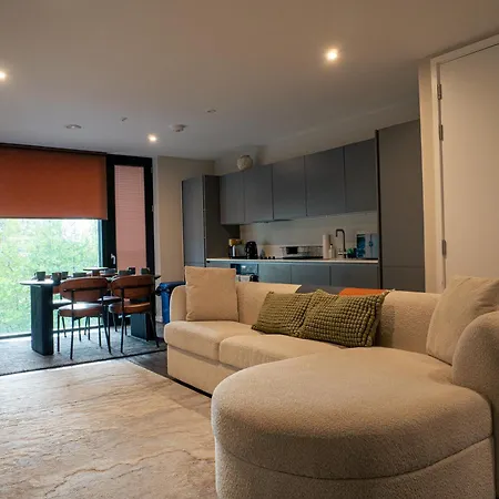 Apartamento Equinox 5 Mins From Victoria Station Mánchester