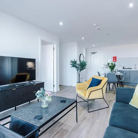 View With Pool شقة