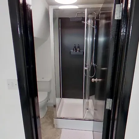 Stylish Modern Near Mediacityuk & Centre - Free Parking - Sleeps 2 Enjoy Apartament Manchester