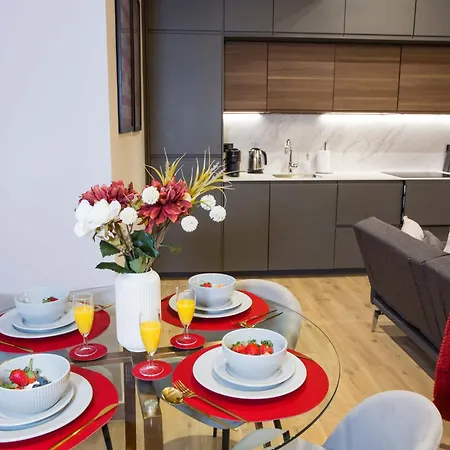 Stylish Modern Escape In The Heart Of 아파트
