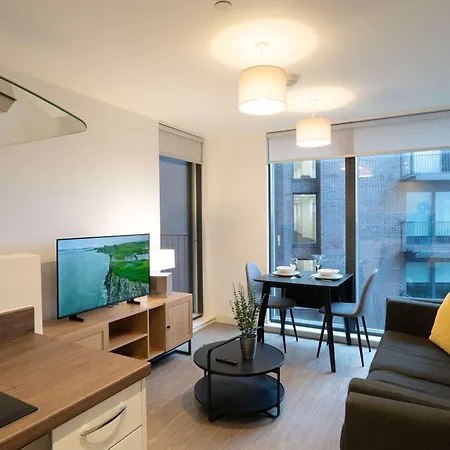 Bright 1 Bed In W Balcony Daire *