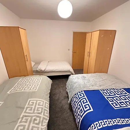 Apartment Entire 3 Bedroom In Manchester