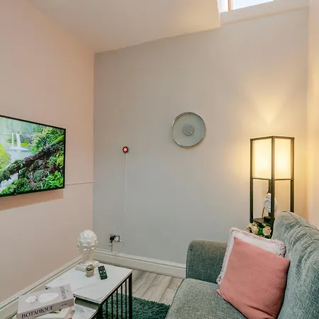 Apartament Modern & Comfortable In *