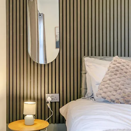 Tallis House, Near Centre, Sleeps 8 By Nmb * Manchester