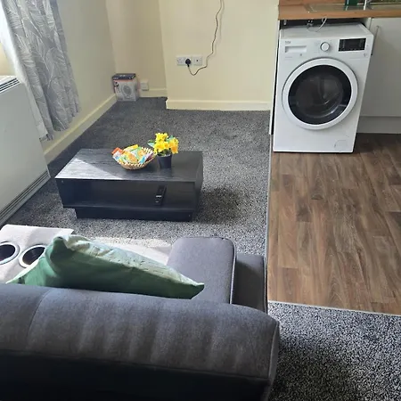 Bright 1br Garden With Fast Wifi