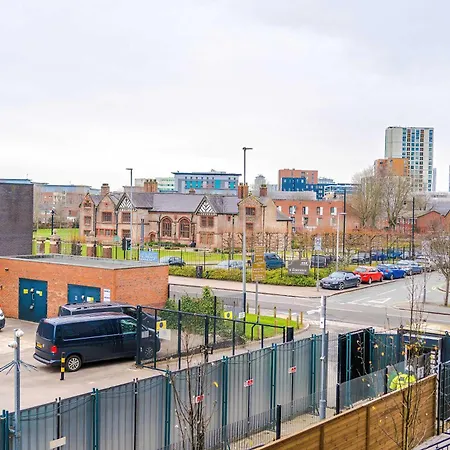 Modern 2br In With Parking Daire *