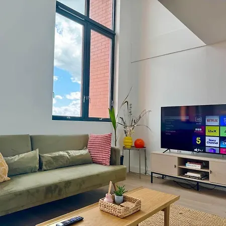 3 Bedroom Penthouse Roof Garden Parking Canal