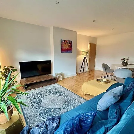 Modern 2-bed For Work * Manchester