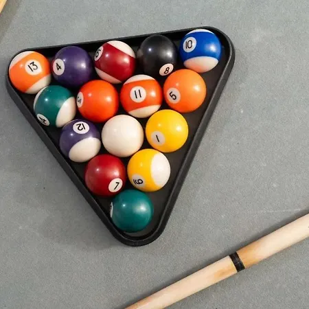 Lavish And Comfortable - Close To Piccadilly And Etihad - Fast Speed Wi-fi Apartment *