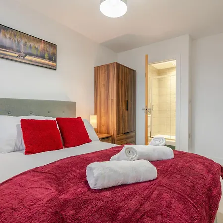 Διαμέρισμα Modern 2-bed, 2-bath Near Old Trafford, Free Parking, Ideal For Contractors And Long