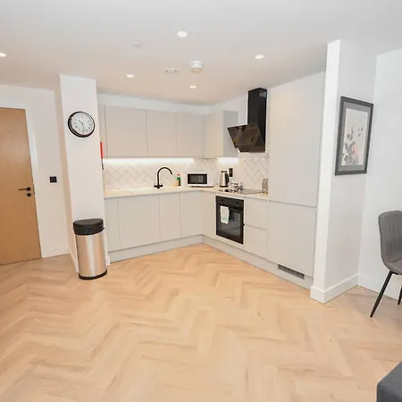 Contemporary Flat In W Balcony Daire