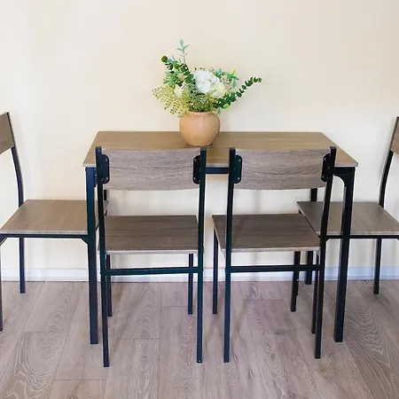 Stylish In Salford With Free Parking Appartamento Manchester