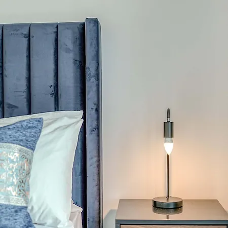 Apartamento 1-br Flat In Eccles - 1 Minute Walk To Train & Tram Station - Sleeps 3 Mánchester