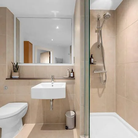 Cityscape Mcr Skyline- 2br, Free Parking, Views Manchester