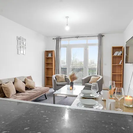 Appartement Center Base Spacious With Secure Parking Manchester