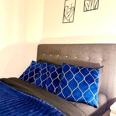 Lux High-rise Two Bed-balcony With Waterside View *