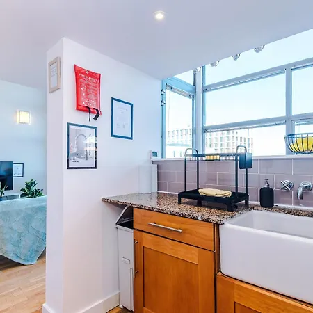 Appartement Modern 2br Flat For 4 Full Kitchen