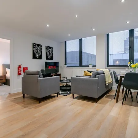 Διαμέρισμα Modern 2-bed, 2-bath Near Old Trafford, Free Parking, Ideal For Contractors And Long