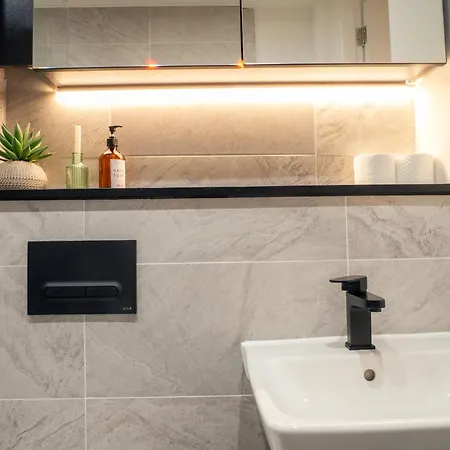 Equinox 5 Mins From Victoria Station * Mánchester