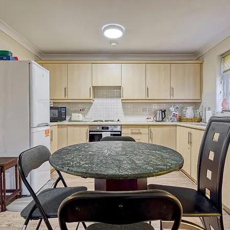 Apartament Spacious Free Parking Victoria Park - Pass The Keys