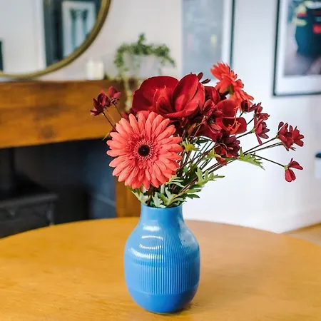 公寓 Stylish Home, Sleeps 7, Pool Table, Free Parking, Free Wi-fi, Full Kitchen, Perfect For Groups *