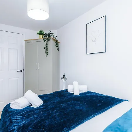 Salford Serene - Luxury 2-bed For Business, Events And Breaks - Near Centre - Hosted By Parydise * מנצ'סטר