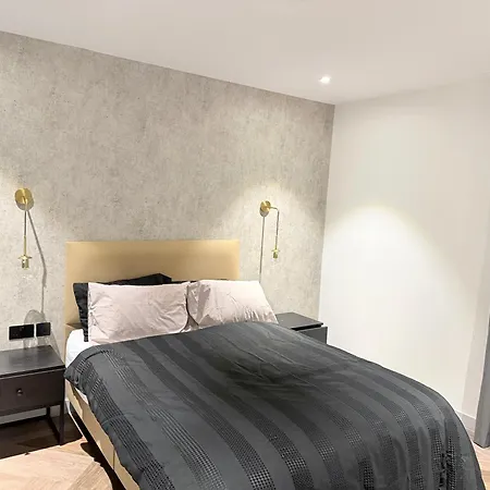 Modern 2br In Piccadilly *