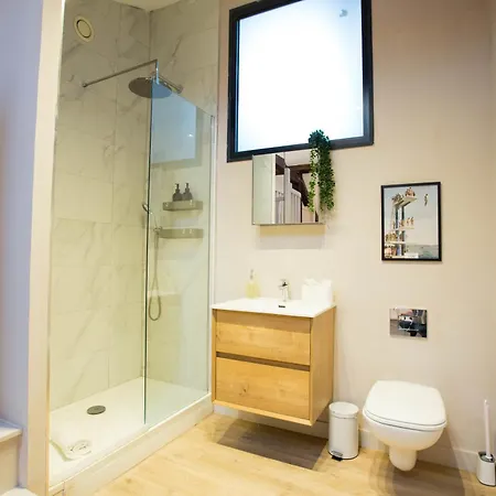 Spacious 3-bed Retreat - Modern & Super * Manchester