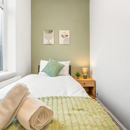 Appartamento Comfortable 4 Bed - Free Parking & Fast Wifi Denton (Tameside)