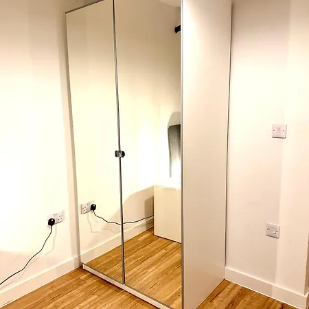 Lux High-rise Two Bed-balcony With Waterside View * מנצ'סטר