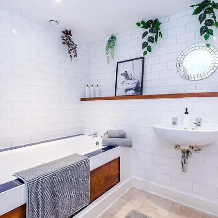 Modern 2br Flat For 4 Full Kitchen アパート *