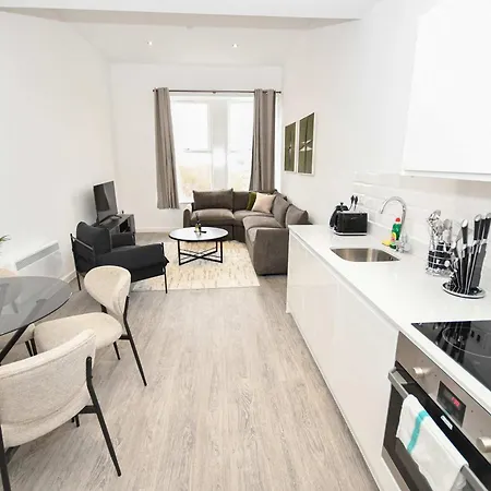 Spacious & Bright 1bed Nr Etihad Stadium Appartement *