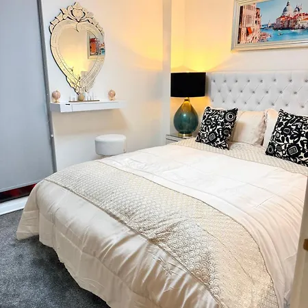 Appartamento Mega12 Luxury Modern At Centre,2 Bath, 2 Toilets, 2 King Beds,-free Car Park