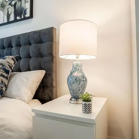 Stylish Modern In The Heart Of The Daire