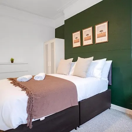 Apartamento Spacious 4 Bedroom House With Pacman,darts, Netflix By Vista Short Lets