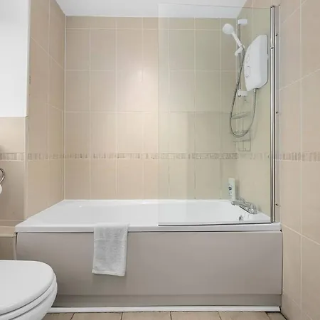 Modern 2 Bed Apartment, Salford Quays, Parking Appartement Manchester
