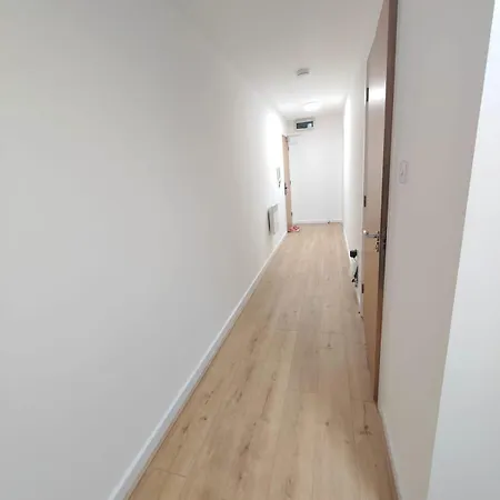 Fresh 2 Bedroom Flat - Center Delta Point Apartment *
