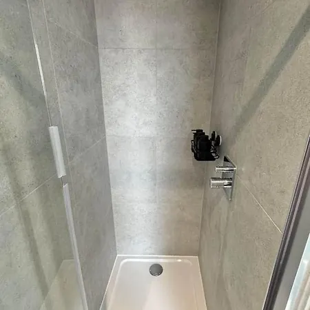 3 Bedroom Penthouse Roof Garden Parking Canal Apartmán