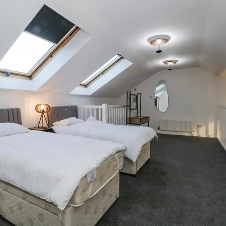 Manchester Apartment *