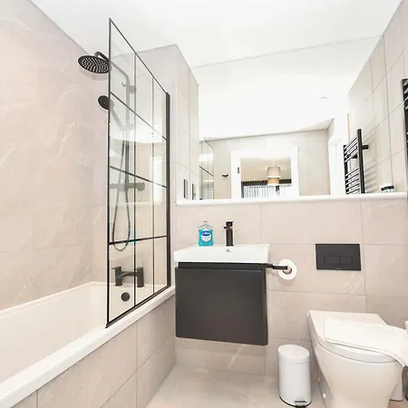 Contemporary Flat In W Balcony Daire *