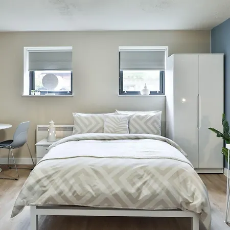 Apartament For Students Only - Ladybarn House In