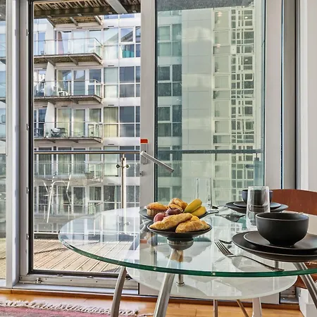 Apartament Centre 1b With Free Private Parking & Balcony