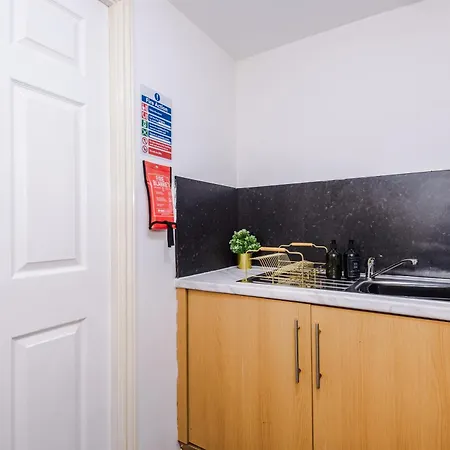 Salford Serene - Luxury 2-bed For Business, Events And Breaks - Near Centre - Hosted By Parydise *