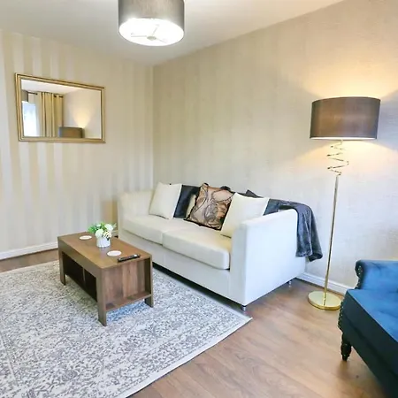 아파트 Modern Two-bedroom House Close To Centre