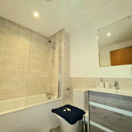 Luxury 2 Bed Apartment, Kingsize Beds, 2 Bathrooms 아파트 맨체스터