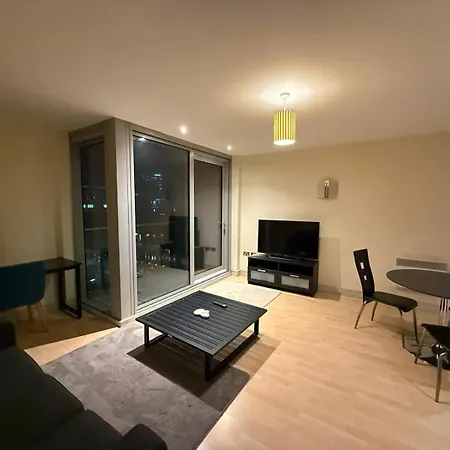 Spacious 2-Bed Apartment In Manchester City Centre Manchester
