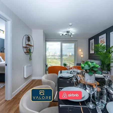 Apartament Luxury Waterfront 2br - Free Gym Access & Parking *